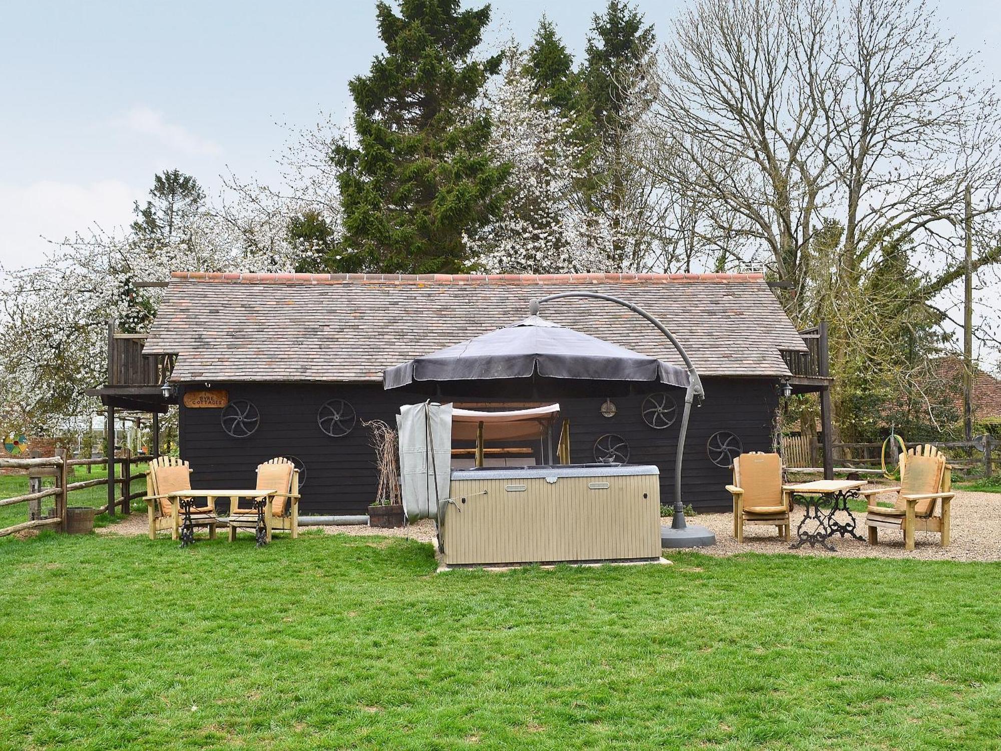 Holiday home Byre Cottage - 29410